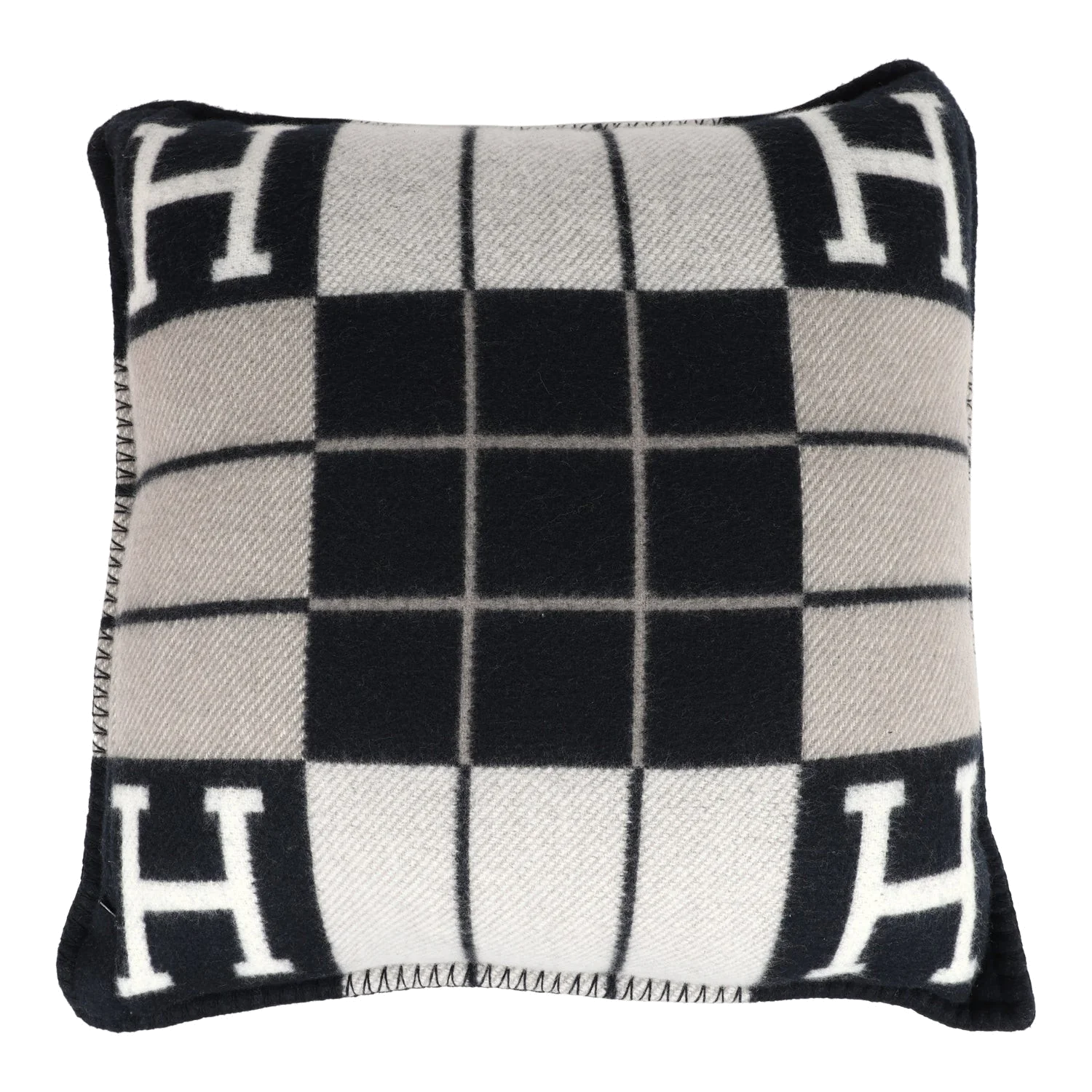 Hermes "Avalon III" Ecru and Black Signature H Pillow PM Single — фото 2