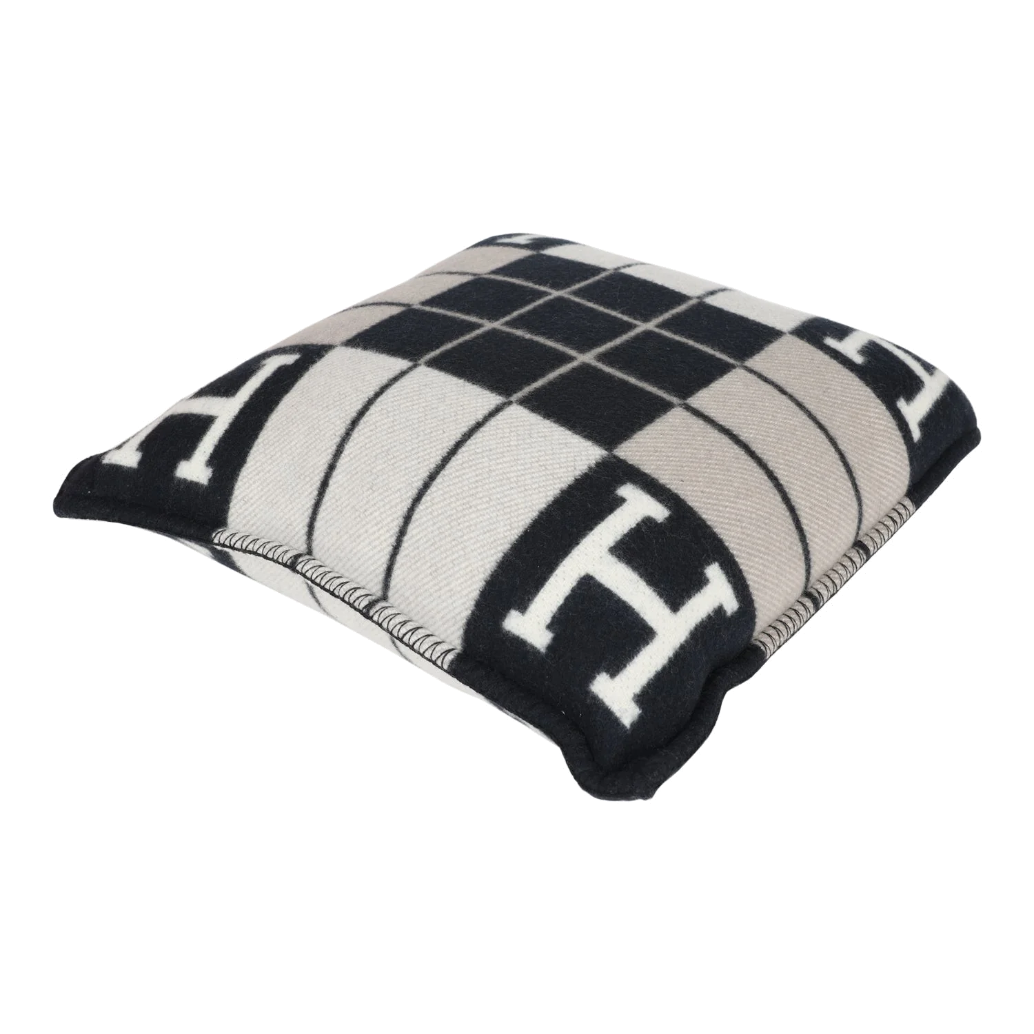 Hermes "Avalon III" Ecru and Black Signature H Pillow PM Single — фото 3