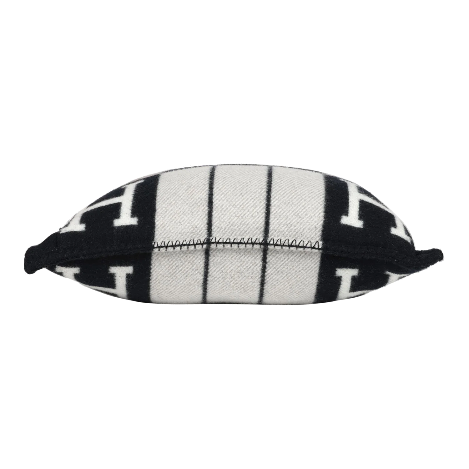 Hermes "Avalon III" Ecru and Black Signature H Pillow PM Single — фото 4