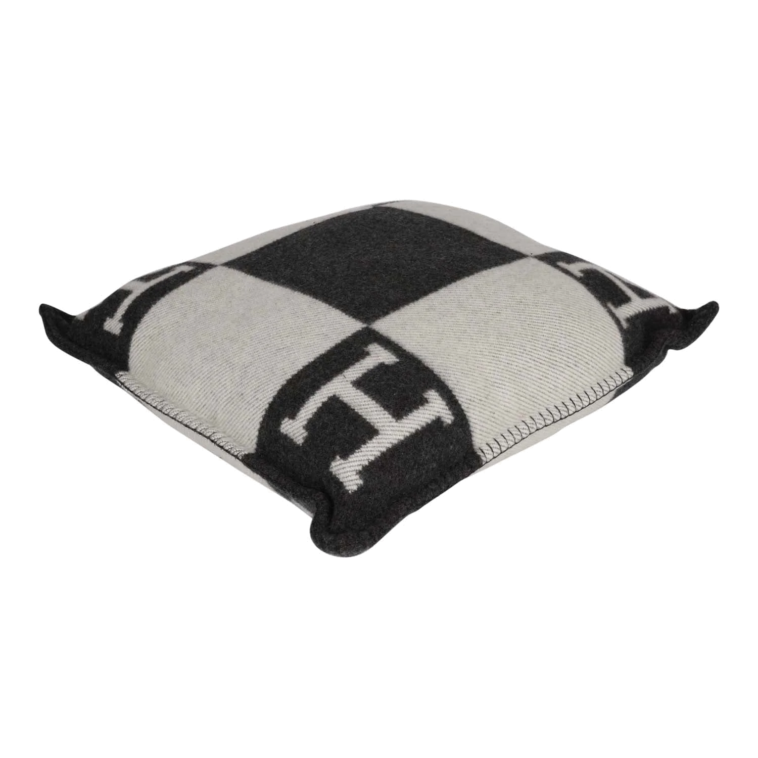 Hermes "Avalon" Ecru and Gris Fonce Signature H Pillow PM — фото 4