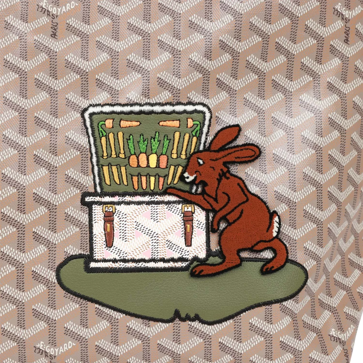 Goyard Goyardine Greige Anjou PM Embroidered Bunny Khaki Bag — фото 8