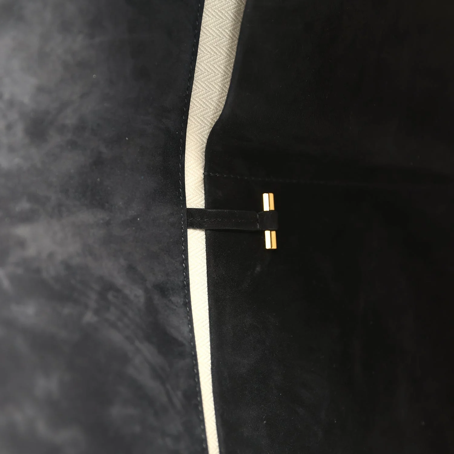 The Row Soft Margaux 15 Bag Black Suede — фото 8